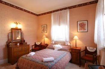 Hillview House Bed & Breakfast 3*