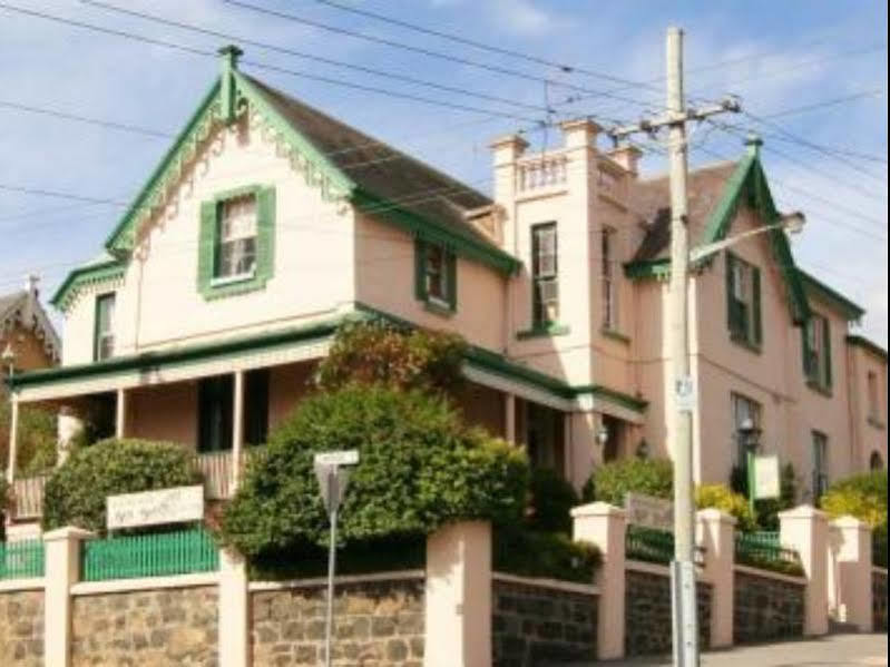 Hillview House Bed & Breakfast 3*